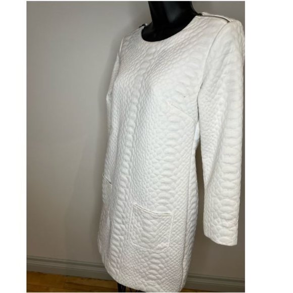 Le Chateau Womens Quailed Sheath Dress 3/4 Sleeve Front Pockets Size S White - Picture 3 of 5